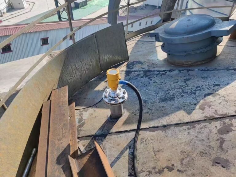 Non Contact Radar Level Transmitter Solves Asphalt Industry Measurement Challenges